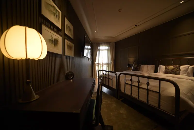 hotel room