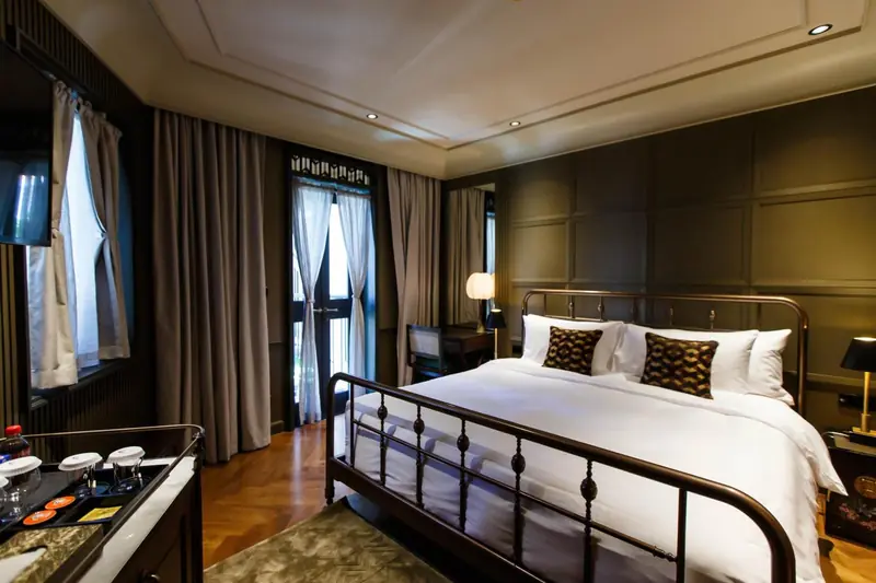 hotel room