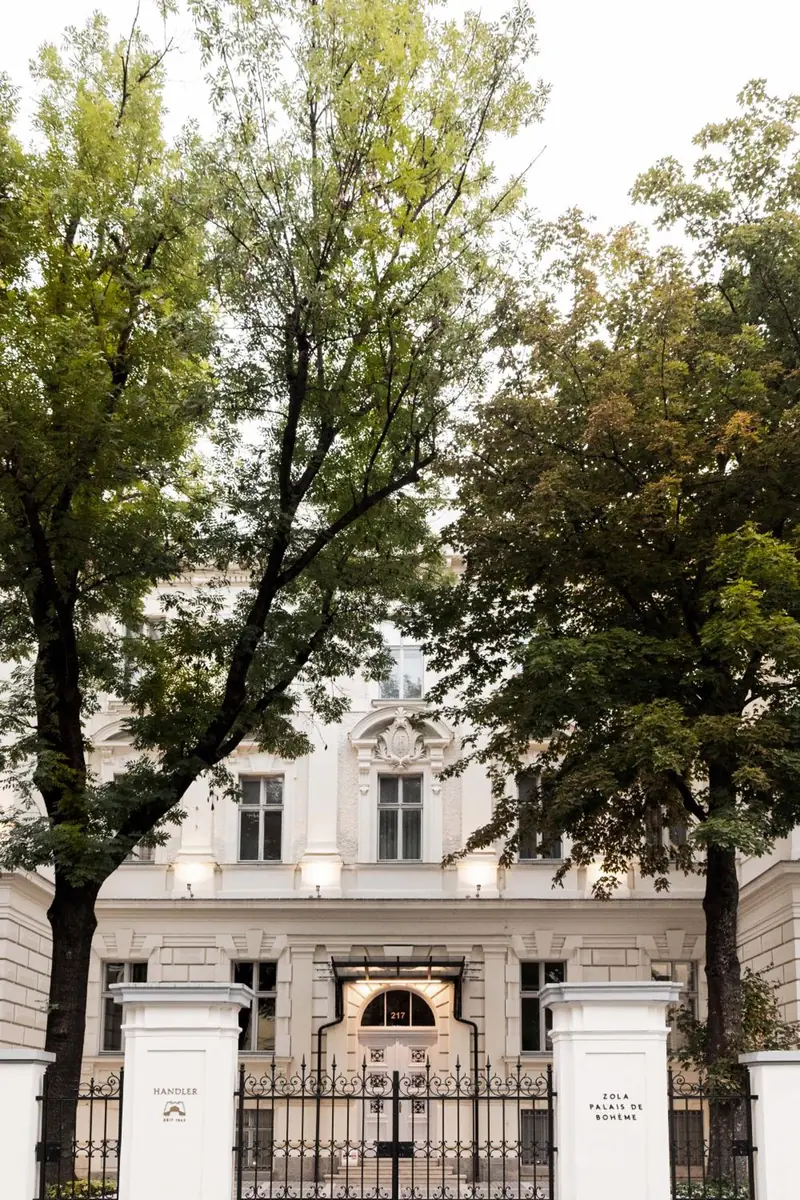 Zola Hotel - Palais de Bohème