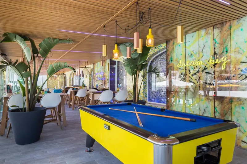 lounge