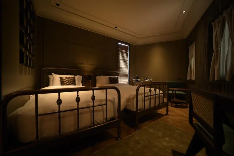hotel room