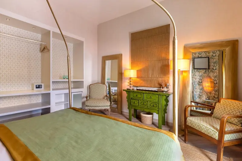 hotel room