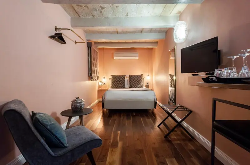 hotel room