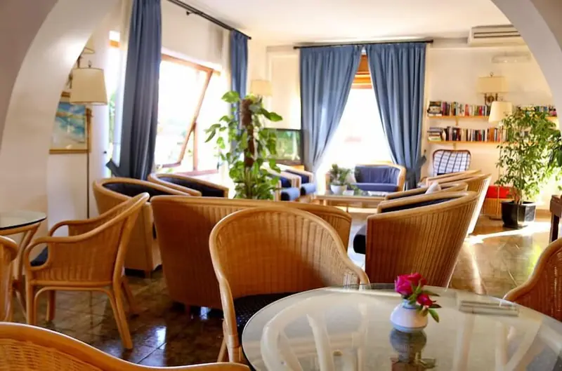 lounge