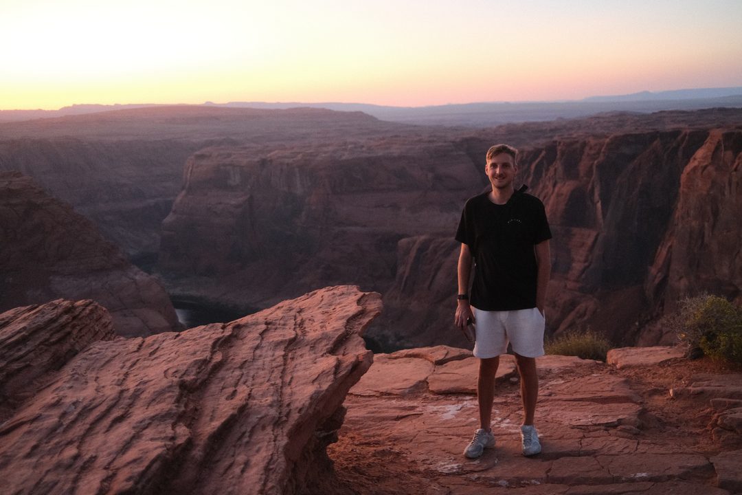 Sunset over the canyon at Horseshoe Bend